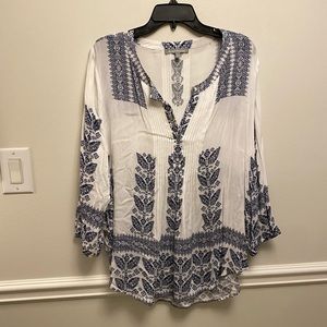 Daniel Rainn V Neck tunic